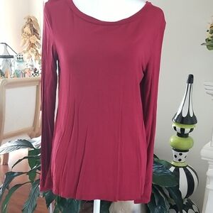 Cable & Gauge Burgundy Long Sleeve Top